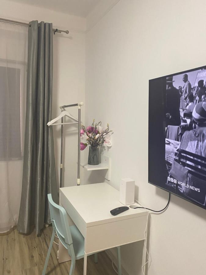 Tatra Apartment By The Danube Fully Accessible บูดาเปสต์ ภายนอก รูปภาพ