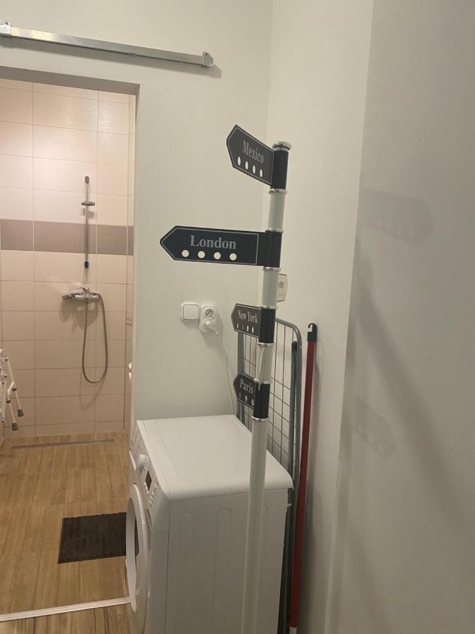 Tatra Apartment By The Danube Fully Accessible บูดาเปสต์ ภายนอก รูปภาพ