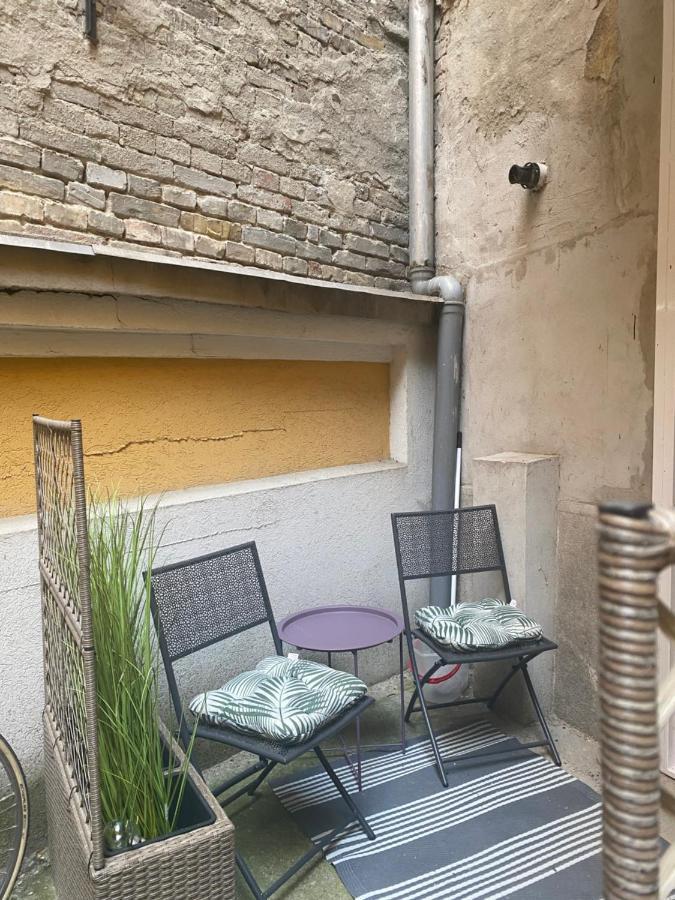 Tatra Apartment By The Danube Fully Accessible บูดาเปสต์ ภายนอก รูปภาพ